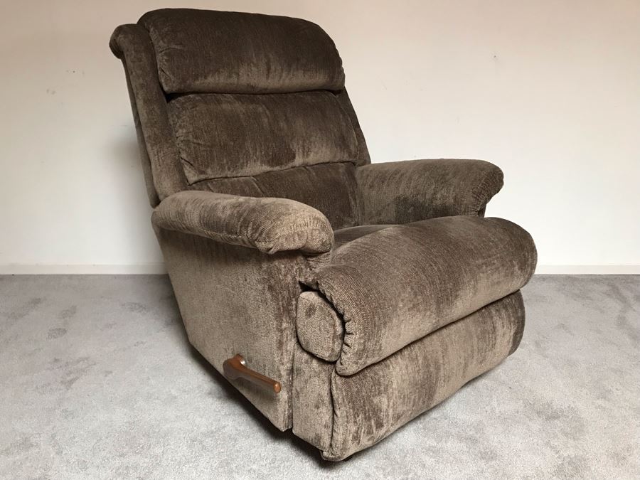 Like New La-Z-Boy Recliner [Photo 8]