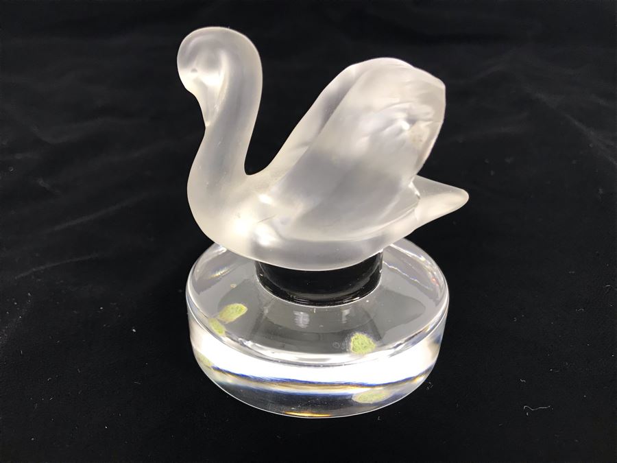Signed Lalique France Crystal Swan Paperweight