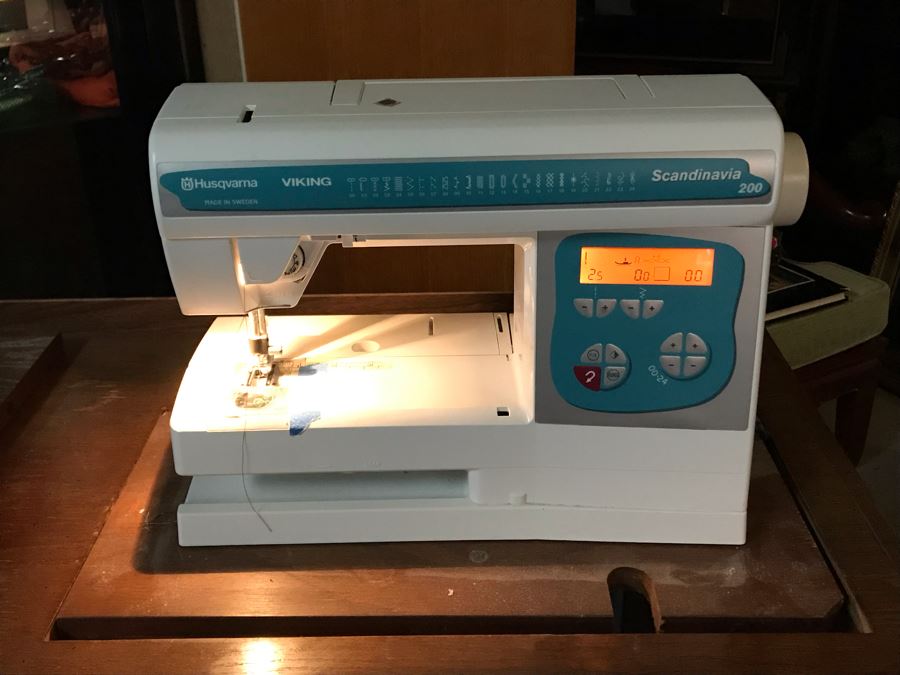 Mega Sewing Lot Includes Husqvarna Viking Scandinavia 200 Sewing