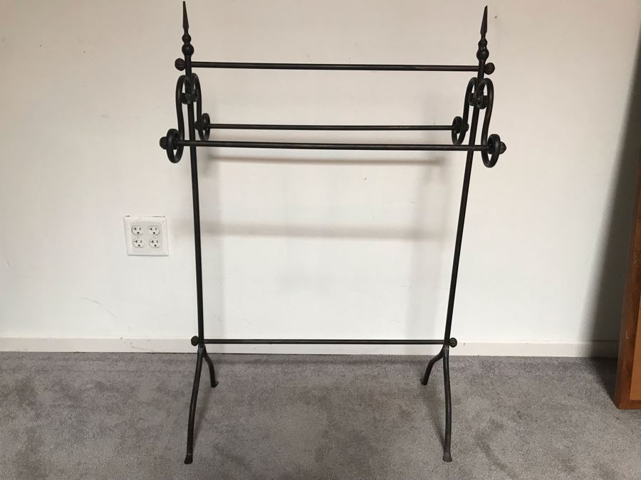 Hollow Metal Quilt Rack Stand 26W X 14D X 39H [Photo 3]