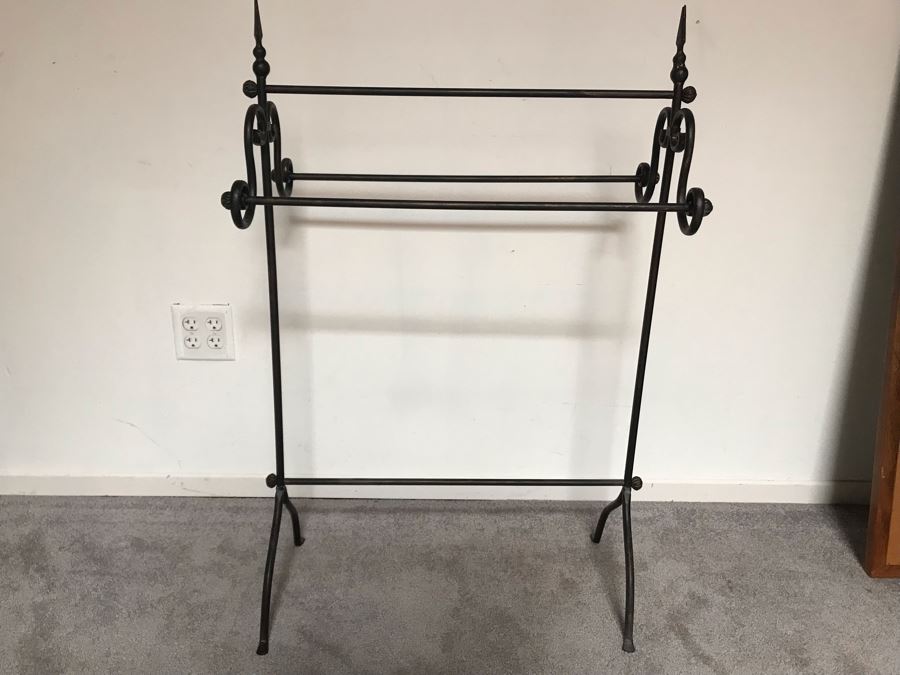 Hollow Metal Quilt Rack Stand 26W X 14D X 39H [Photo 2]