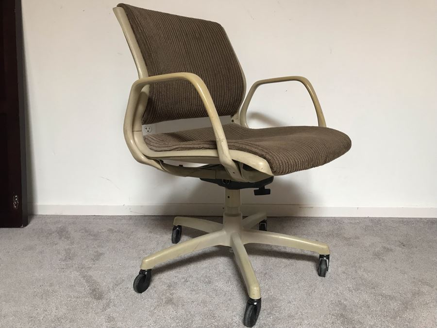 Vintage Steelcase Office Chair With Casters