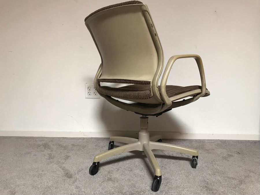 Vintage Steelcase Office Chair With Casters [Photo 6]