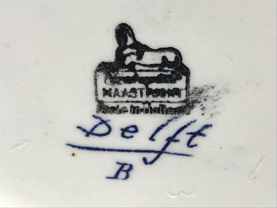 Vintage Blue Delft Vase Made In Holland 7W X 9.5H [Photo 2]