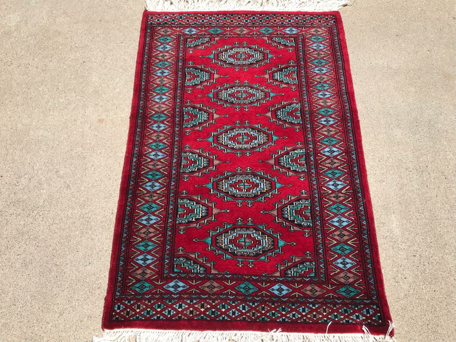 Vintage Handmade Persian Area Rug 2'1' X 3'3' Apx. 400 knots / sq. in. [Photo 4]