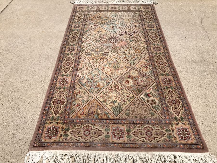 Vintage Handmade Persian Area Rug 2'5' X 4'9' Apx. 250 knots / sq. in. [Photo 4]