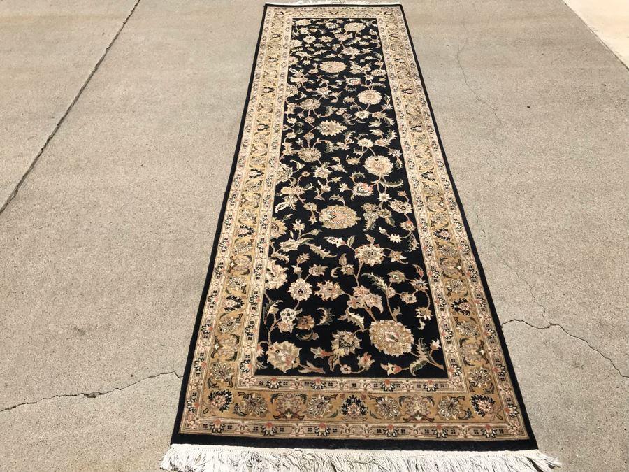 Vintage Handmade Persian Runner Rug Tabriz Design Made In Pakistan (Lahore) Fine New Zealand Wool And Silk With 2008 Appraisal Of $2,500 2'7' X 8'7' Double Knot Apx. 250 knots / sq. in. [Photo 8]