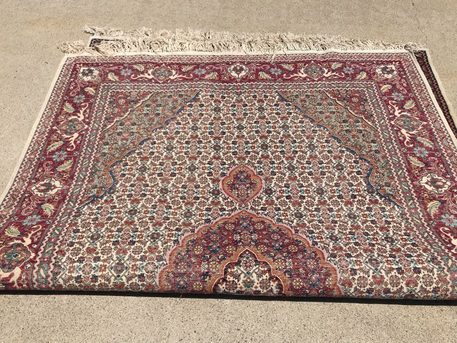 Vintage Handmade Finely Knotted Persian Area Rug Sarooq Design From Pakistan (Lahore) Wool Rug 4'1' X 6'6' Apx. 280 knots / sq. in. With Certificate Of Authenticity [Photo 4]