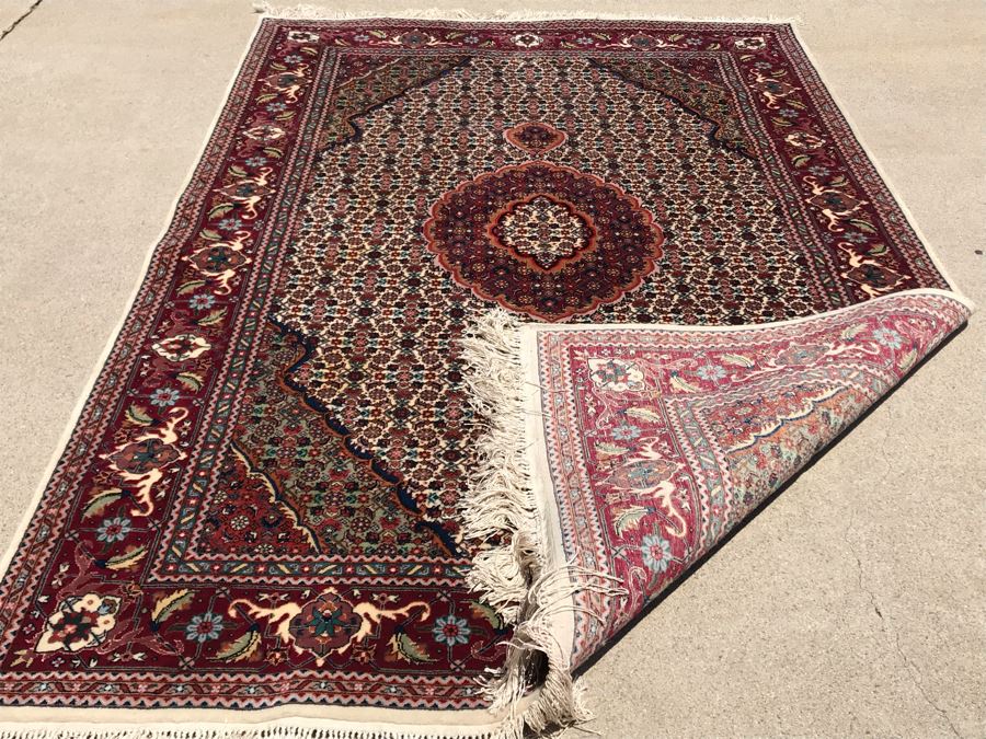 Vintage Handmade Finely Knotted Persian Area Rug Sarooq Design From Pakistan (Lahore) Wool Rug 4'1' X 6'6' Apx. 280 knots / sq. in. With Certificate Of Authenticity [Photo 2]