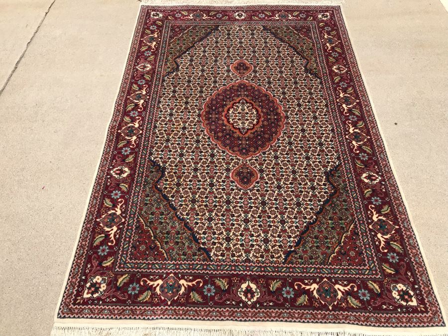 Vintage Handmade Finely Knotted Persian Area Rug Sarooq Design From Pakistan (Lahore) Wool Rug 4'1' X 6'6' Apx. 280 knots / sq. in. With Certificate Of Authenticity [Photo 9]