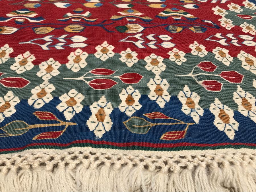 Beautiful Turkish Kilim Handmade Floral Pattern Area Rug 3'8' X 6'63 Apx. 140 knots / sq. in. [Photo 9]