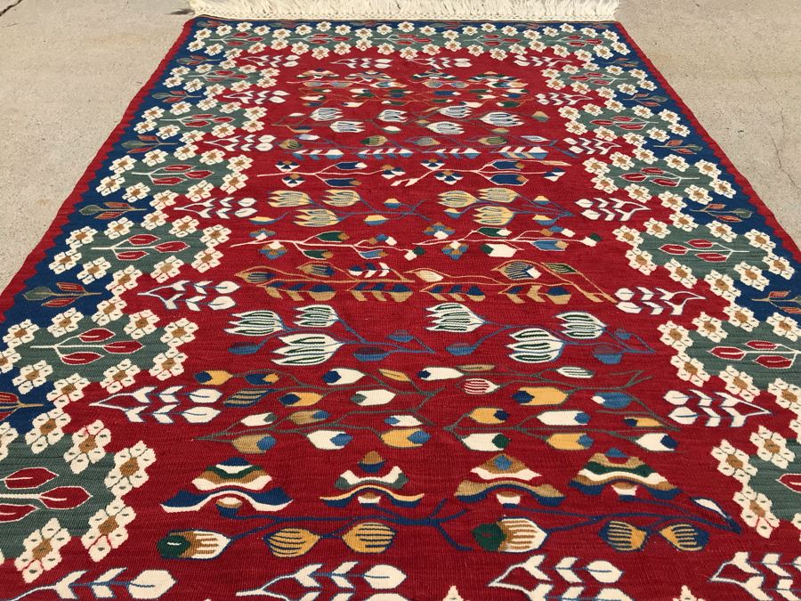 Beautiful Turkish Kilim Handmade Floral Pattern Area Rug 3'8' X 6'63 Apx. 140 knots / sq. in. [Photo 5]