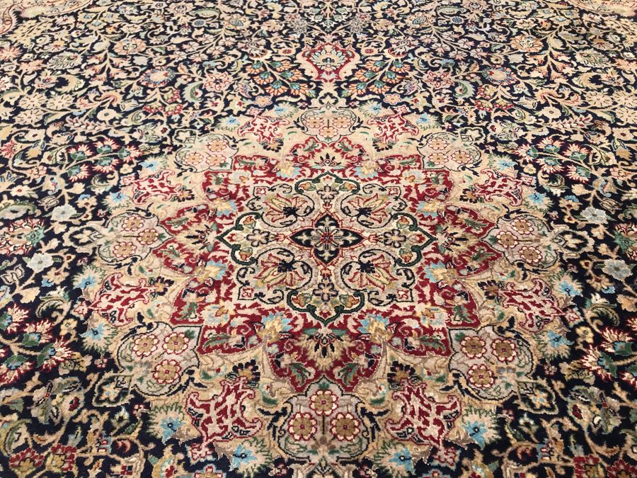SIGNED Finely Knotted Persian Area Rug 8' X 10'5' Isfahan Design Wool