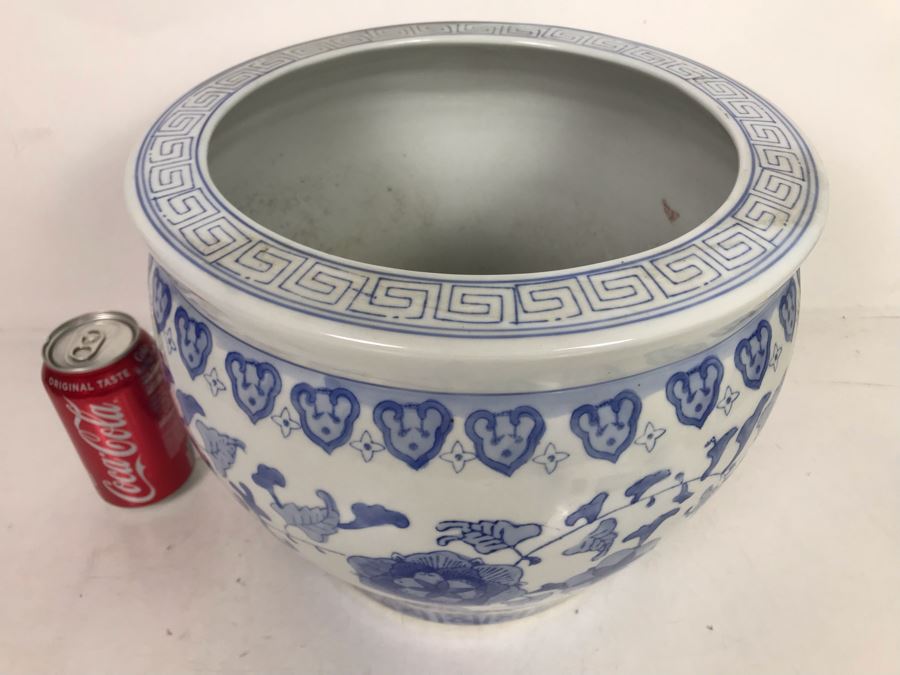 Chinese Blue & White Planter 12R X 10H [Photo 4]