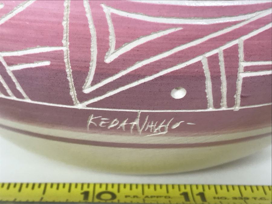 Signed Native American Hozoni Pottery Hand Painted 6W X 5H [Photo 4]