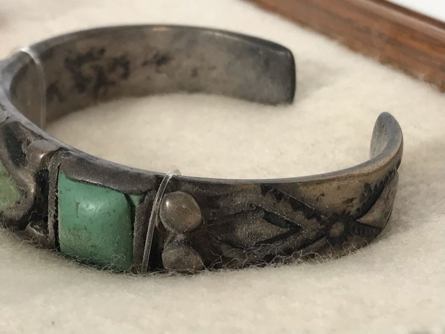 Framed Old Native American Beaded Jewelry And Silver Turqoise Bracelet [Photo 10]