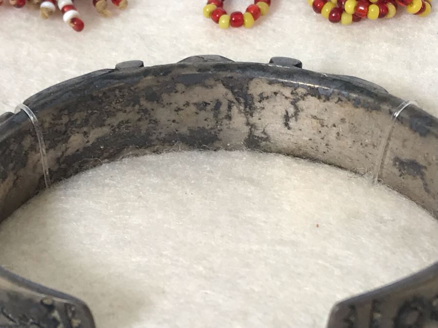 Framed Old Native American Beaded Jewelry And Silver Turqoise Bracelet [Photo 13]
