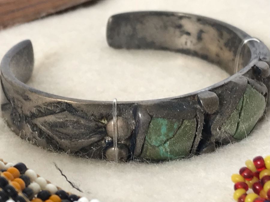 Framed Old Native American Beaded Jewelry And Silver Turqoise Bracelet [Photo 11]