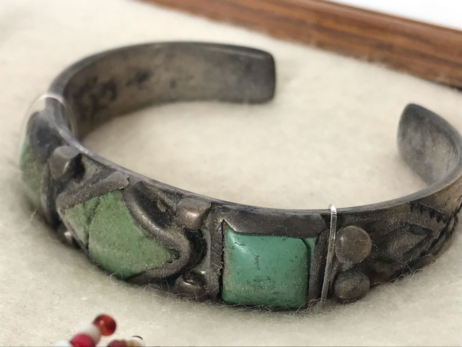 Framed Old Native American Beaded Jewelry And Silver Turqoise Bracelet [Photo 9]
