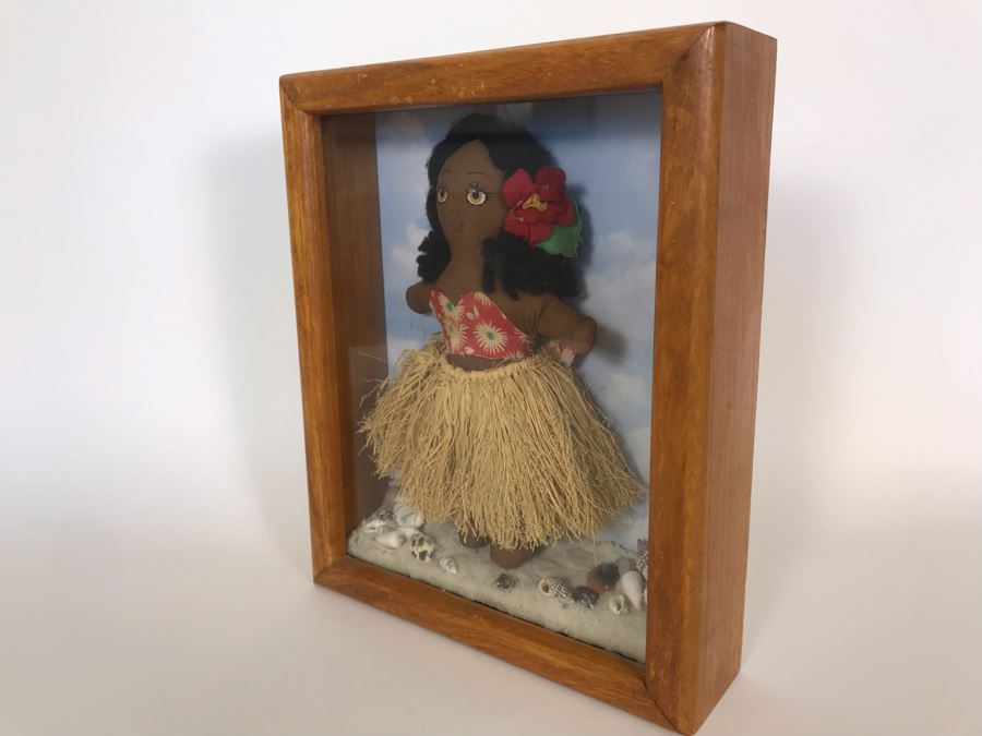 Vintage Hawaiian Doll In Shadowbox Frame 9W X 2.5D X 11H [Photo 9]