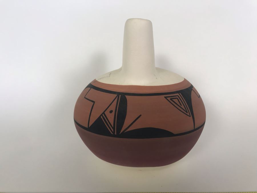 Native American Pottery Signed 52 Jacket Ute Mt. Pottery Wedding Vase 6 X 6 [Photo 4]