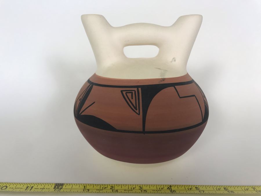 Native American Pottery Signed 52 Jacket Ute Mt. Pottery Wedding Vase 6 X 6 [Photo 5]