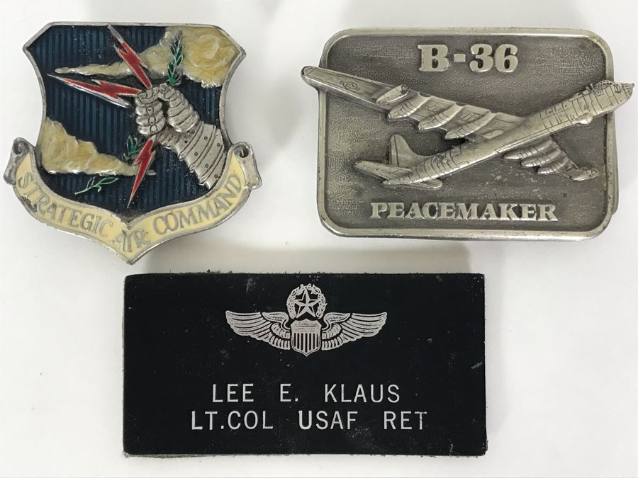 Strategic Air Command U.S. Air Force Collector Series Belt Buckle By Buckle Connection, B-36 Peacemaker Military Aircraft Collector Series Belt Buckle By Buckle Connection And USAF Retired Flight Badge [Photo 2]