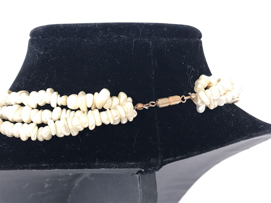 Large Organic Shell Pendant Pearl Necklace [Photo 7]