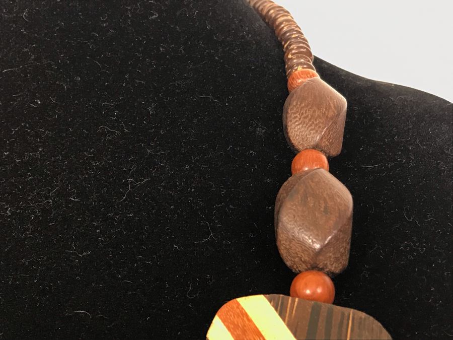Inlaid Wood Artisan Necklace [Photo 6]