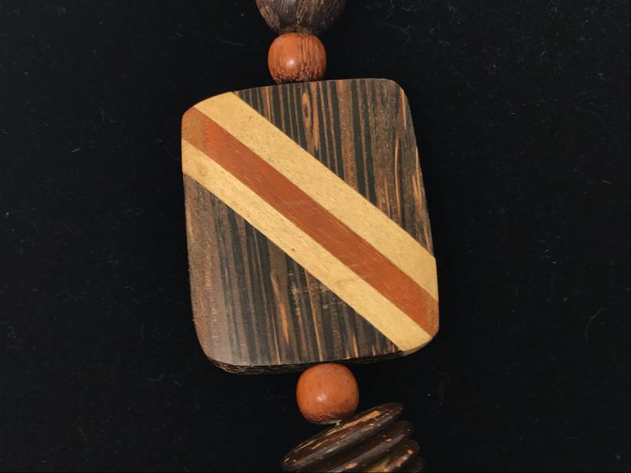 Inlaid Wood Artisan Necklace [Photo 4]
