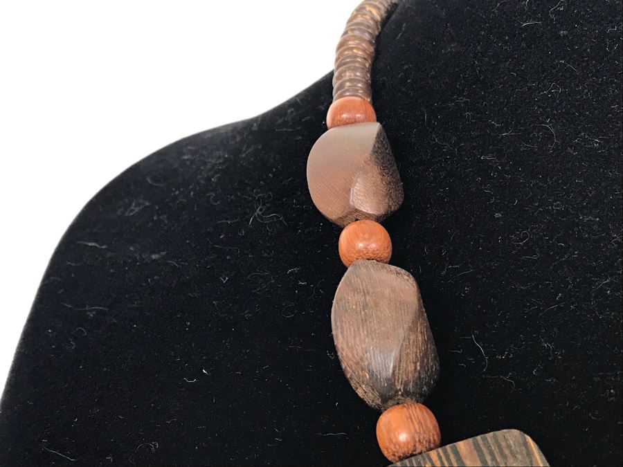 Inlaid Wood Artisan Necklace [Photo 7]