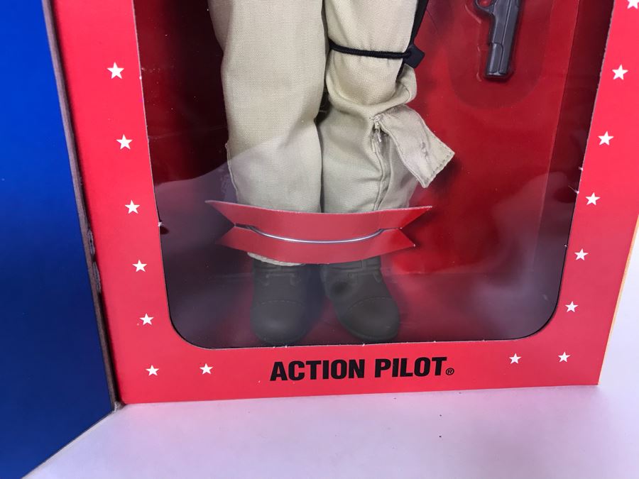 Limited Edition G.I. Joe Action Pilot WWII 50th Anniversary Commemorative Edition [Photo 11]