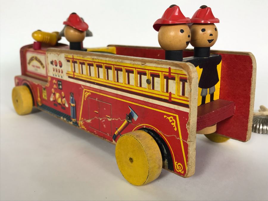 Old Wooden Fisher Price Toys Winky-Blinky Fire Truck 200 12W [Photo 10]