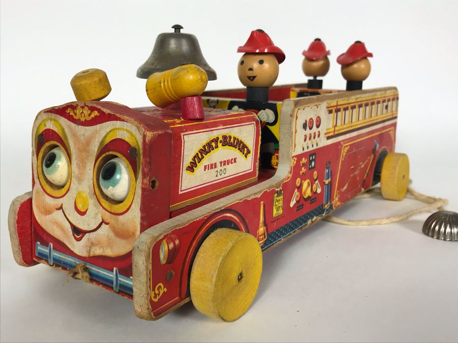 Old Wooden Fisher Price Toys Winky-Blinky Fire Truck 200 12W [Photo 1]