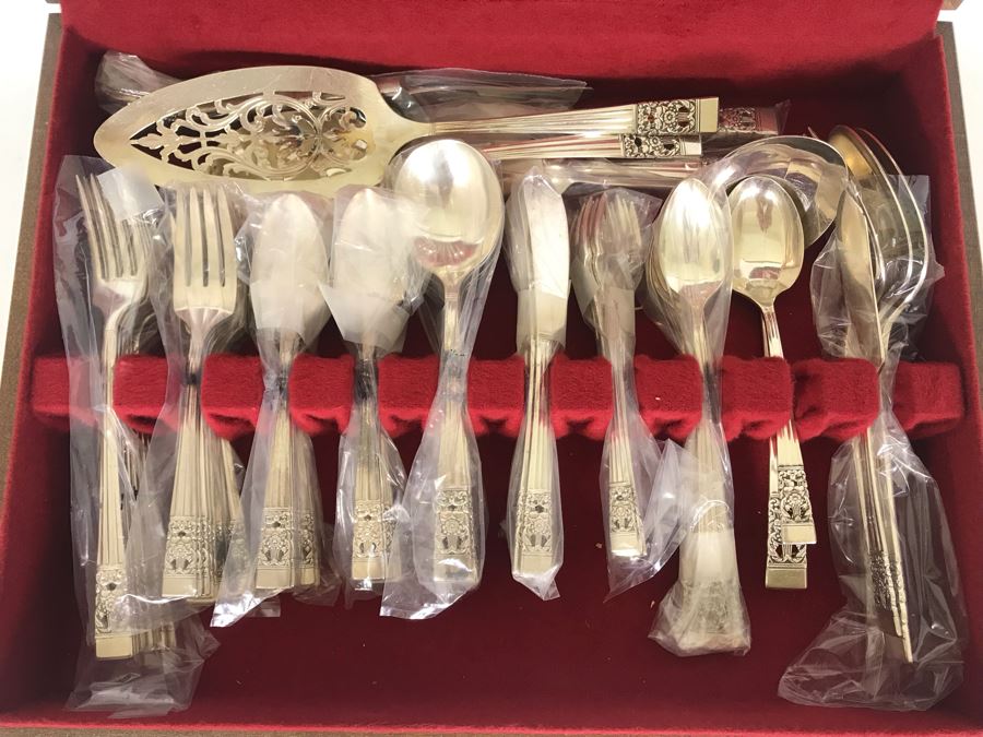 Silverplate Flatware Set By Community With Silverware Chest Apx Service For 8 With Serving Pieces [Photo 8]