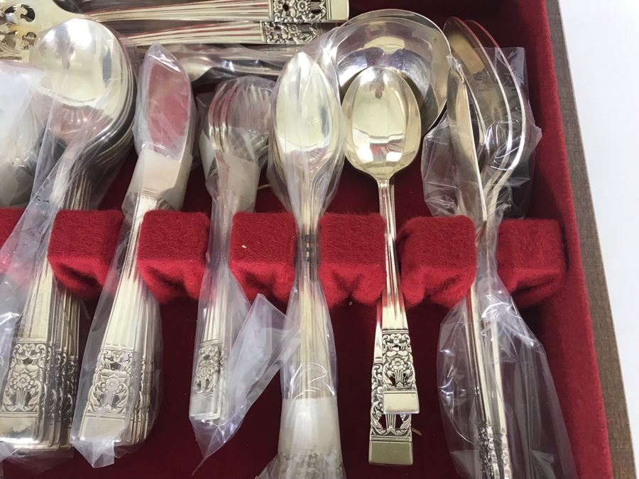 Silverplate Flatware Set By Community With Silverware Chest Apx Service For 8 With Serving Pieces [Photo 5]