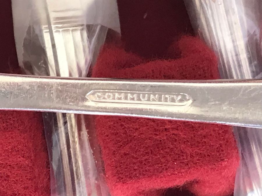 Silverplate Flatware Set By Community With Silverware Chest Apx Service For 8 With Serving Pieces [Photo 7]