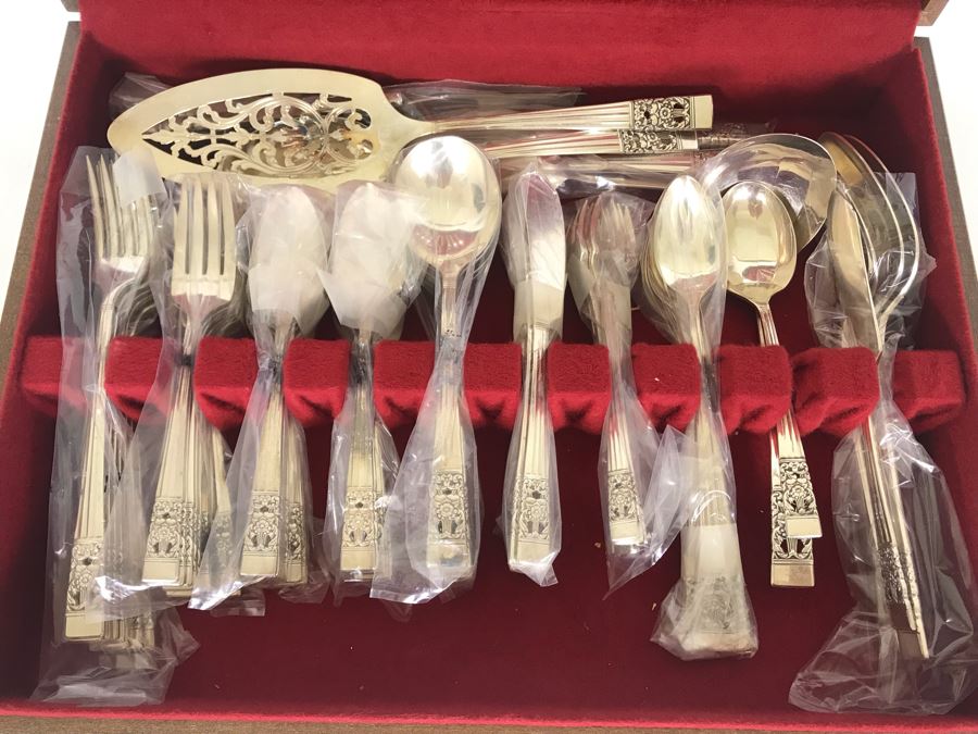 Silverplate Flatware Set By Community With Silverware Chest Apx Service For 8 With Serving Pieces [Photo 3]