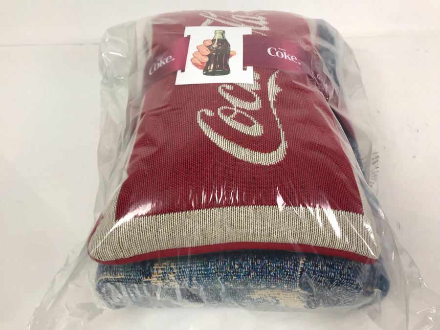 New Coca-Cola Coke Pillow And Blanket [Photo 4]