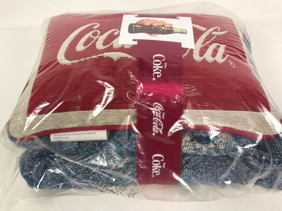 New Coca-Cola Coke Pillow And Blanket [Photo 5]