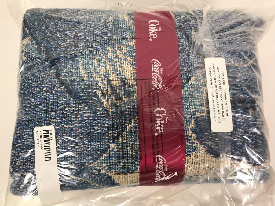 New Coca-Cola Coke Pillow And Blanket [Photo 6]
