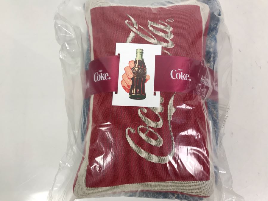 New Coca-Cola Coke Pillow And Blanket [Photo 2]