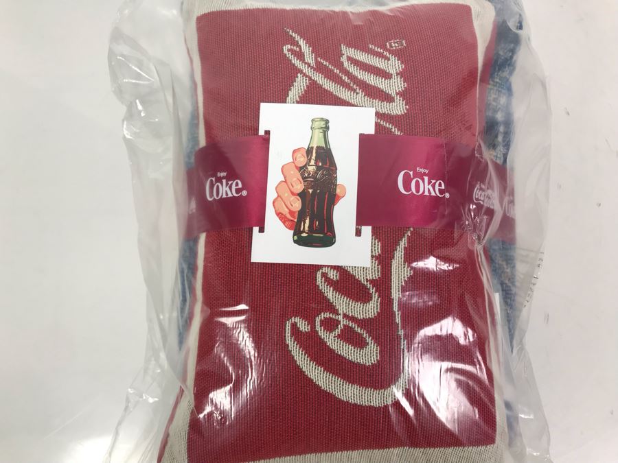 New Coca-Cola Coke Pillow And Blanket [Photo 3]