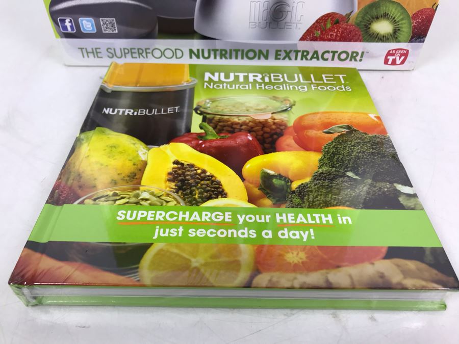 New Magic Bullet Nutri Bullet 12 Piece Set With Book [Photo 4]