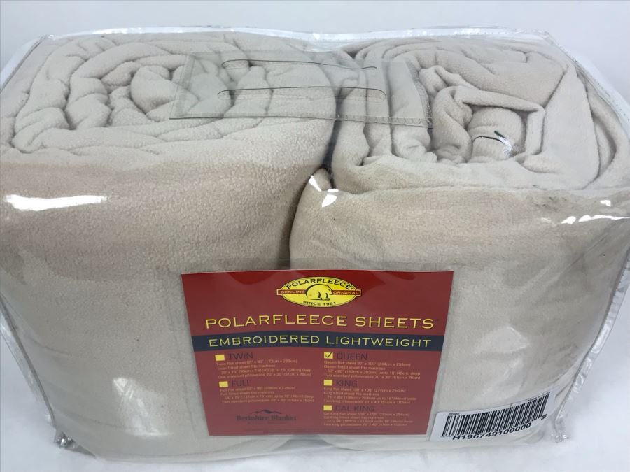 New PolarFleece Sheets Queen Size Set Includes: Flat Sheet, Fitted Sheet And Two Standard Pillowcases [Photo 4]