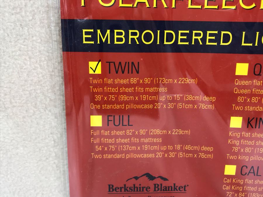 New PolarFleece Sheets Twin Size Set Includes: Flat Sheet, Fitted Sheet And Standard Pillowcase [Photo 4]