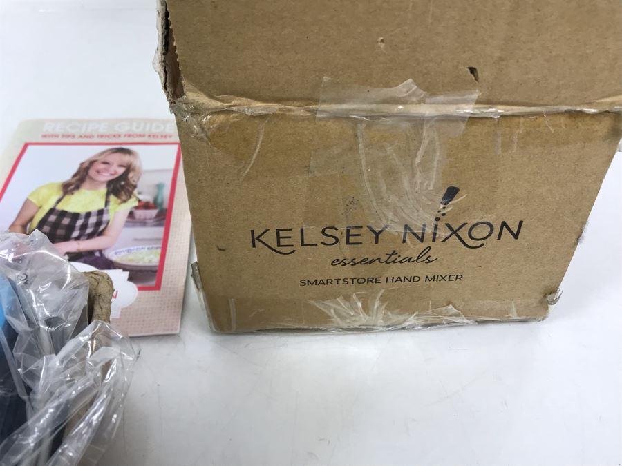 New Kelsey Nixon Essentials Smartstore Hand Mixer [Photo 5]