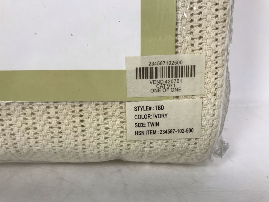 New The Concierge Collection 100% Cotton Twin Blanket In Ivory [Photo 4]