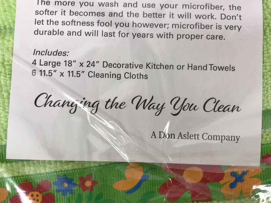 New Set Of 4 Microfiber Towels And 6 Cleaning Cloths [Photo 6]