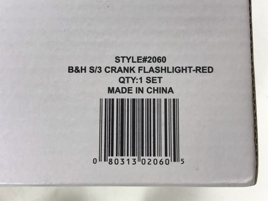 New Set Of 3 Bell & Howell Crank Flashlights And New 4-Pack Of Contour CarHooks [Photo 7]